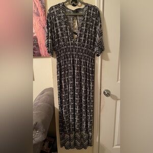 5th & Love Plus Size Women’s short sleeve maxi dress size XL pre-owned